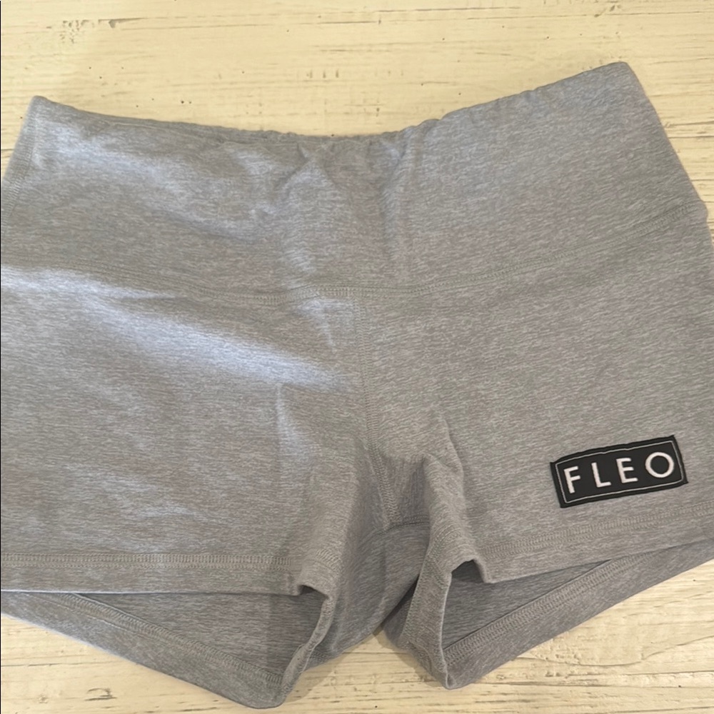 Fleo Gray Athletic Shorts Elastic Waistband Cotton Blend